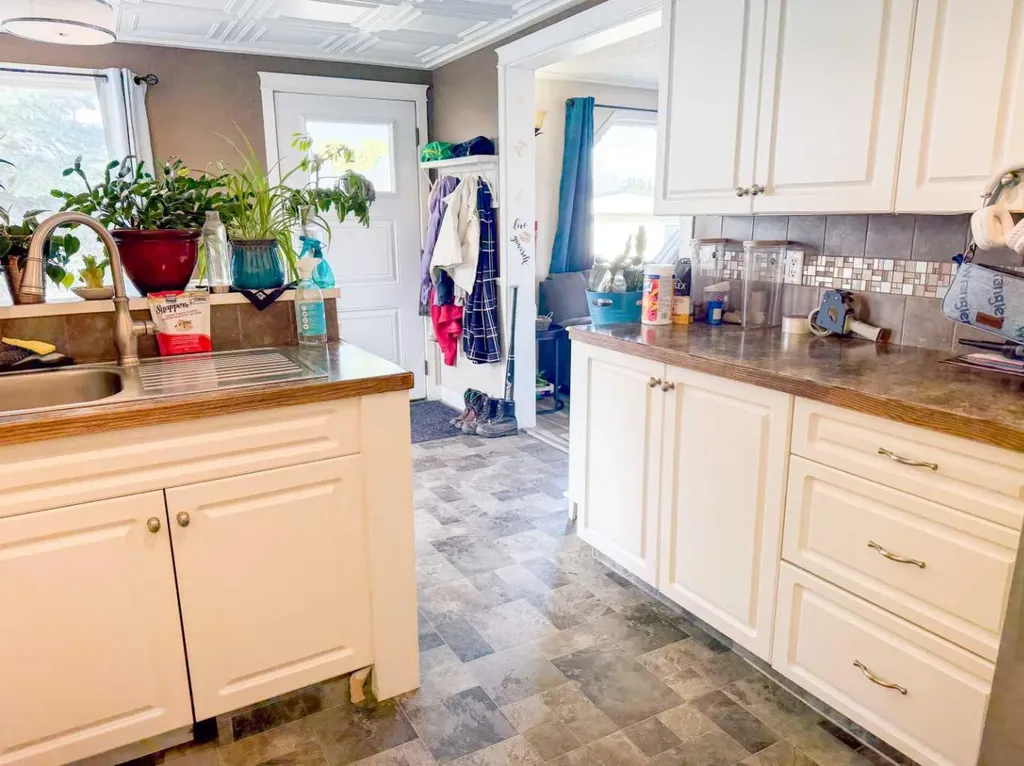 6834 59 Avenue Red Deer AB T4P 1C9