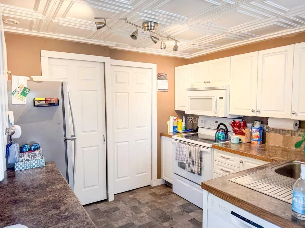 6834 59 Avenue Red Deer AB T4P 1C9