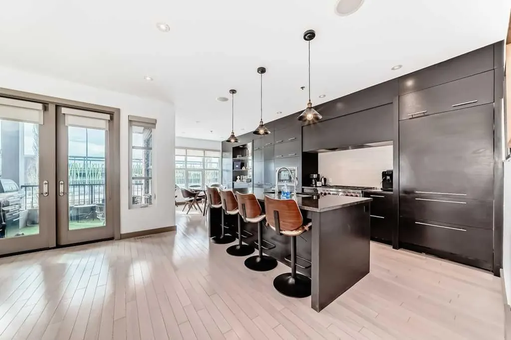 701 Aspen Meadows Hill SW Calgary AB T3H 0G4