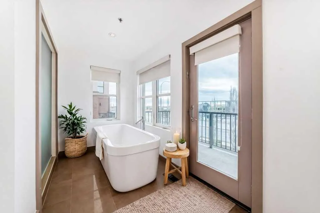 701 Aspen Meadows Hill SW Calgary AB T3H 0G4