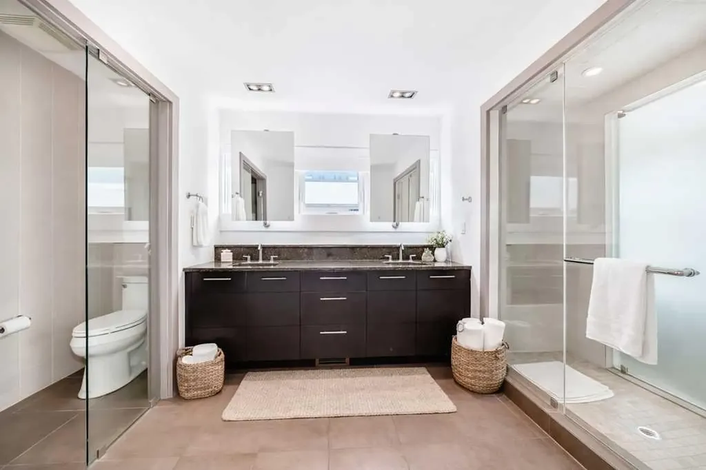 701 Aspen Meadows Hill SW Calgary AB T3H 0G4