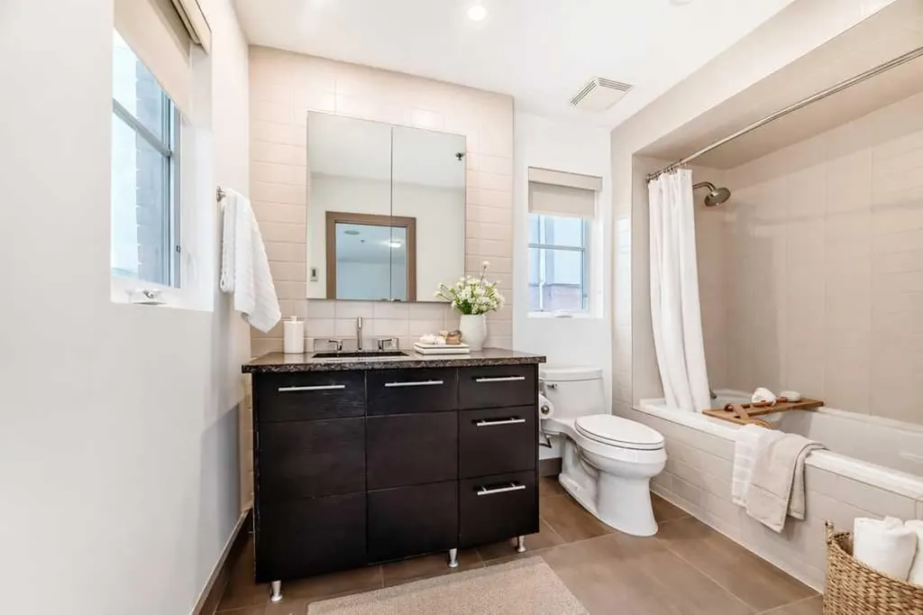 701 Aspen Meadows Hill SW Calgary AB T3H 0G4