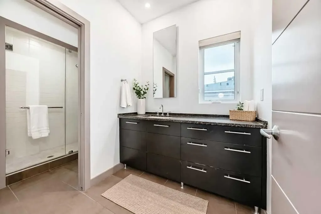 701 Aspen Meadows Hill SW Calgary AB T3H 0G4
