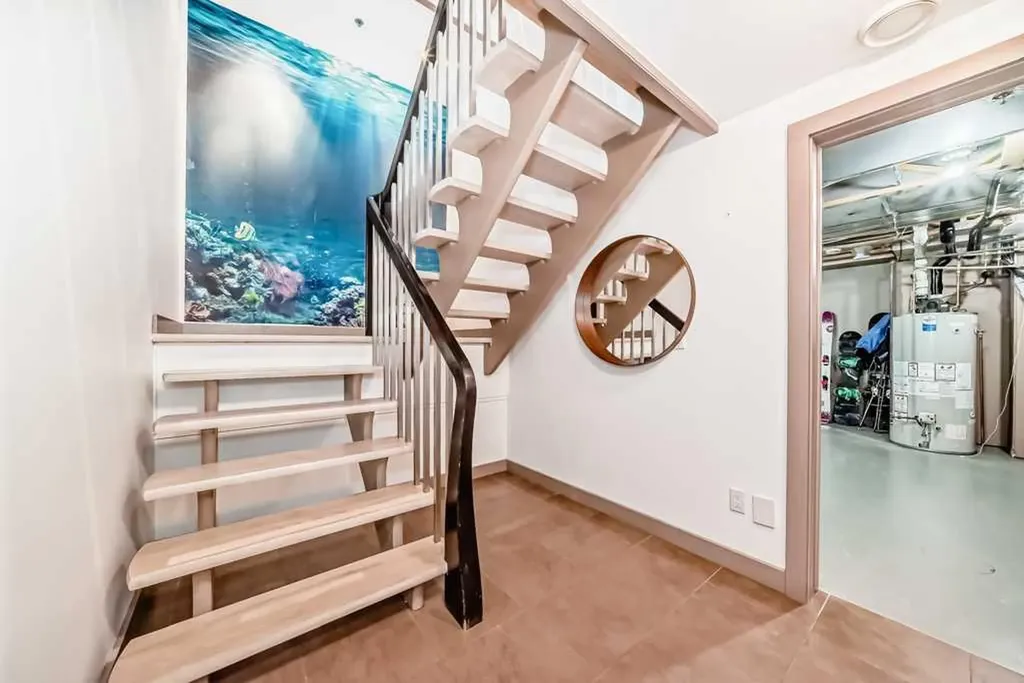 701 Aspen Meadows Hill SW Calgary AB T3H 0G4