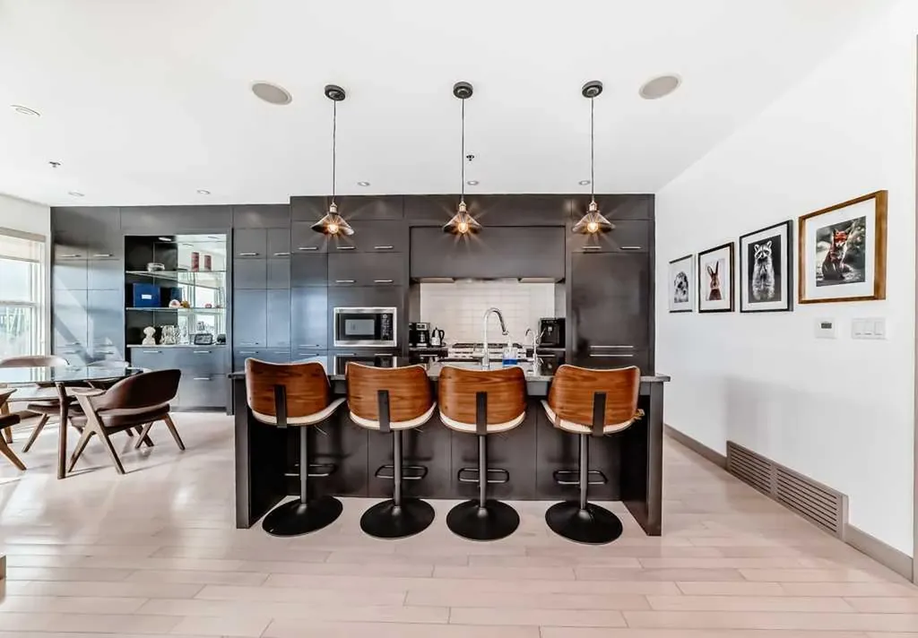 701 Aspen Meadows Hill SW Calgary AB T3H 0G4