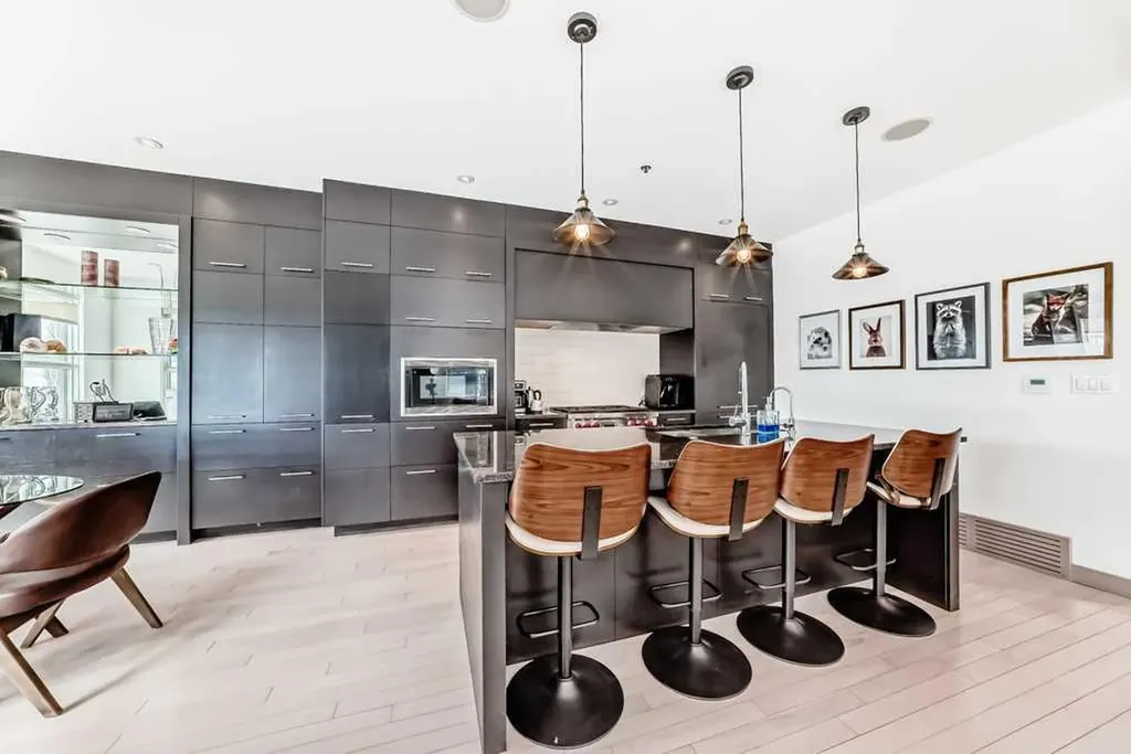 701 Aspen Meadows Hill SW Calgary AB T3H 0G4