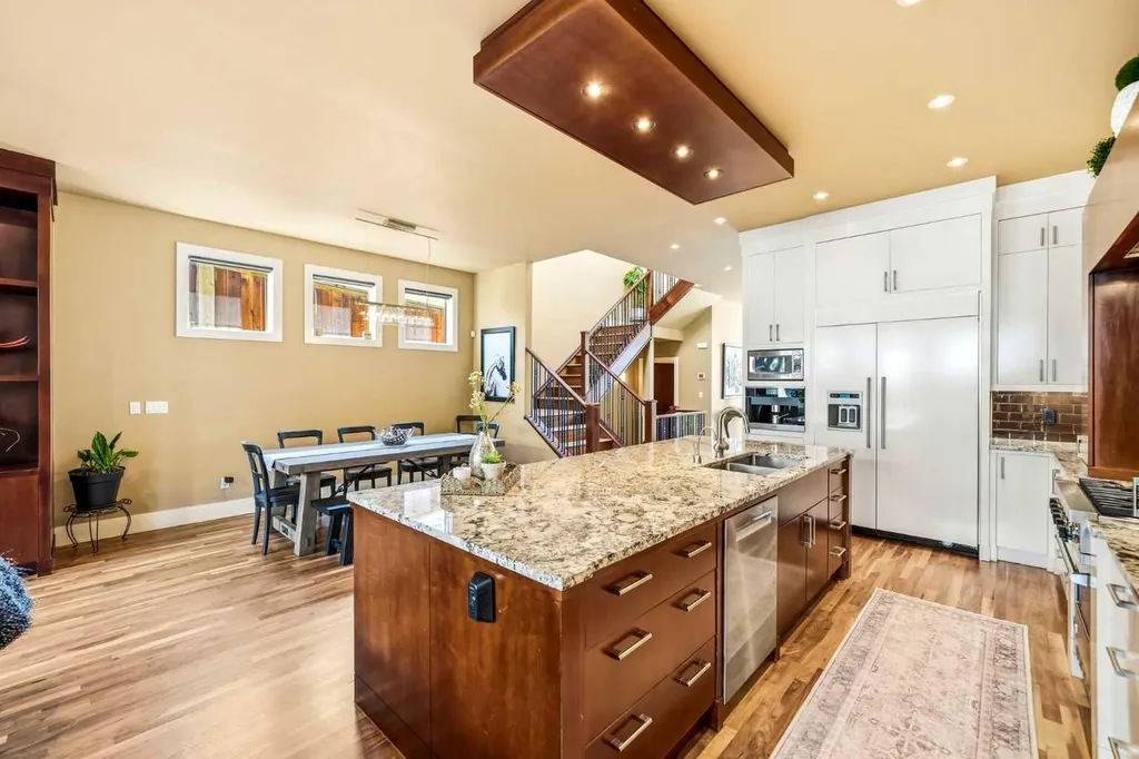 3610 8 Avenue NW Calgary AB T2N 1C9