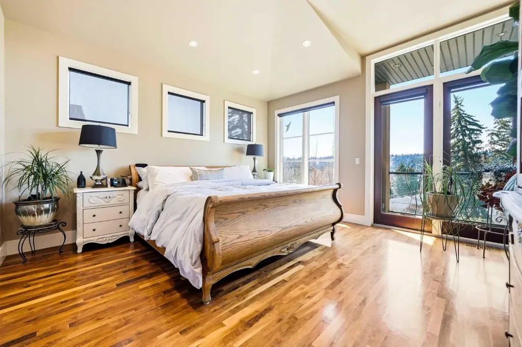 3610 8 Avenue NW Calgary AB T2N 1C9