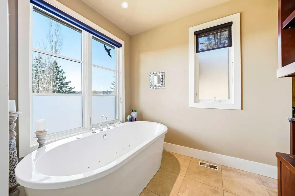 3610 8 Avenue NW Calgary AB T2N 1C9