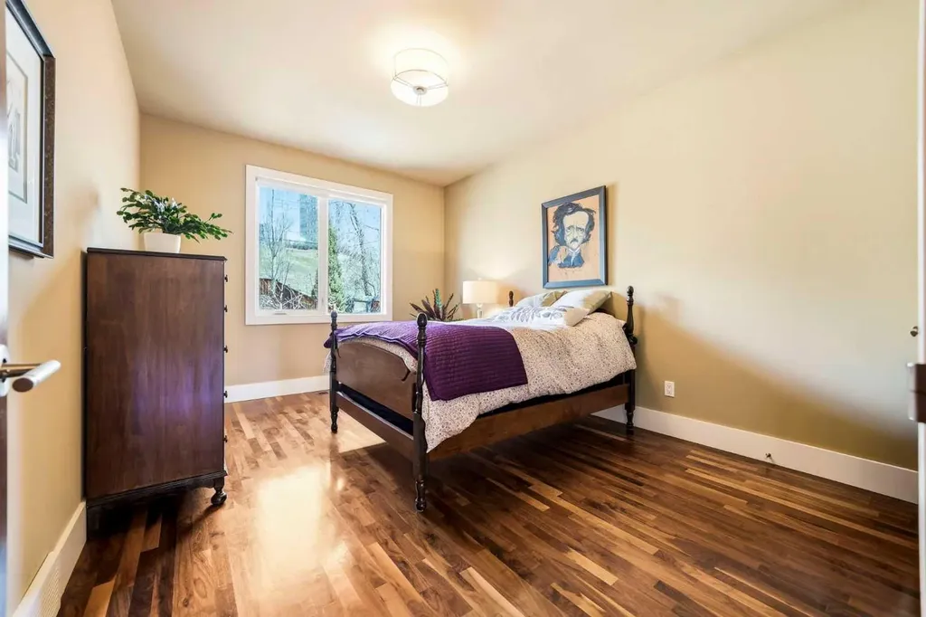 3610 8 Avenue NW Calgary AB T2N 1C9