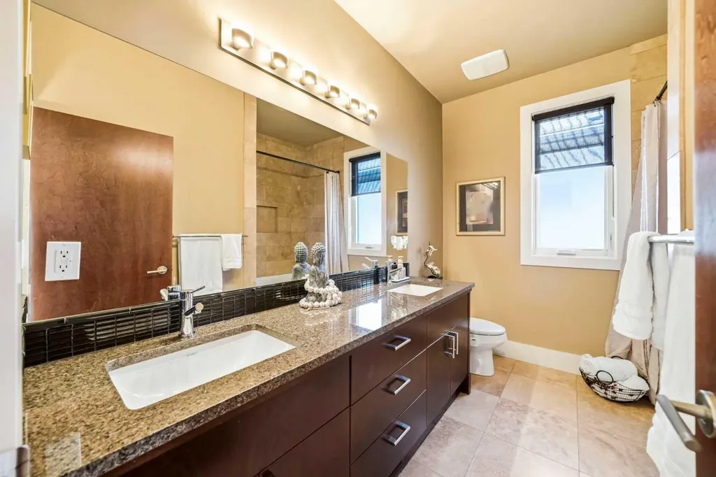3610 8 Avenue NW Calgary AB T2N 1C9