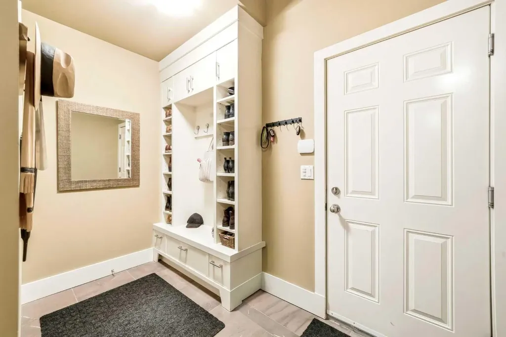 3610 8 Avenue NW Calgary AB T2N 1C9