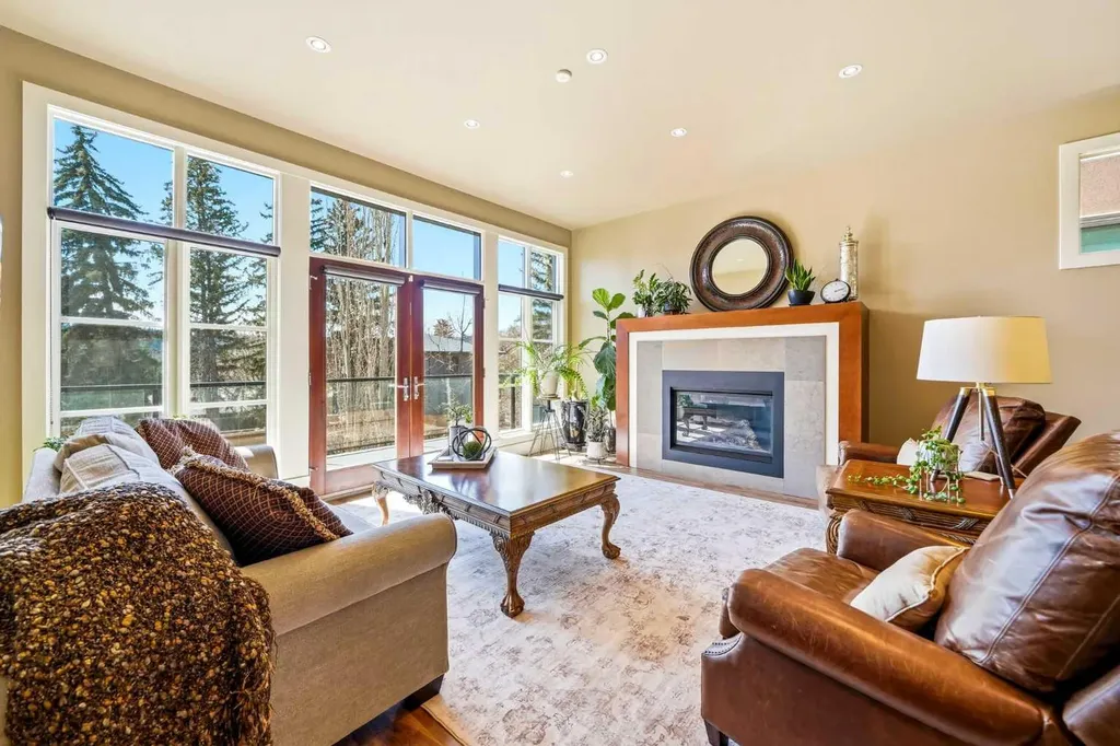3610 8 Avenue NW Calgary AB T2N 1C9