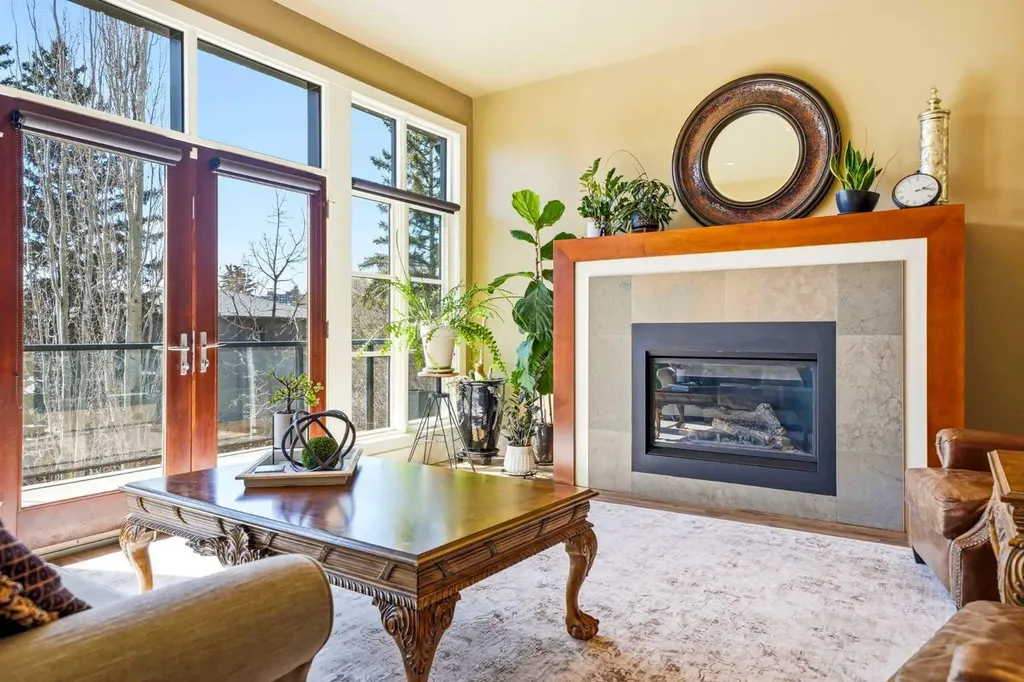 3610 8 Avenue NW Calgary AB T2N 1C9