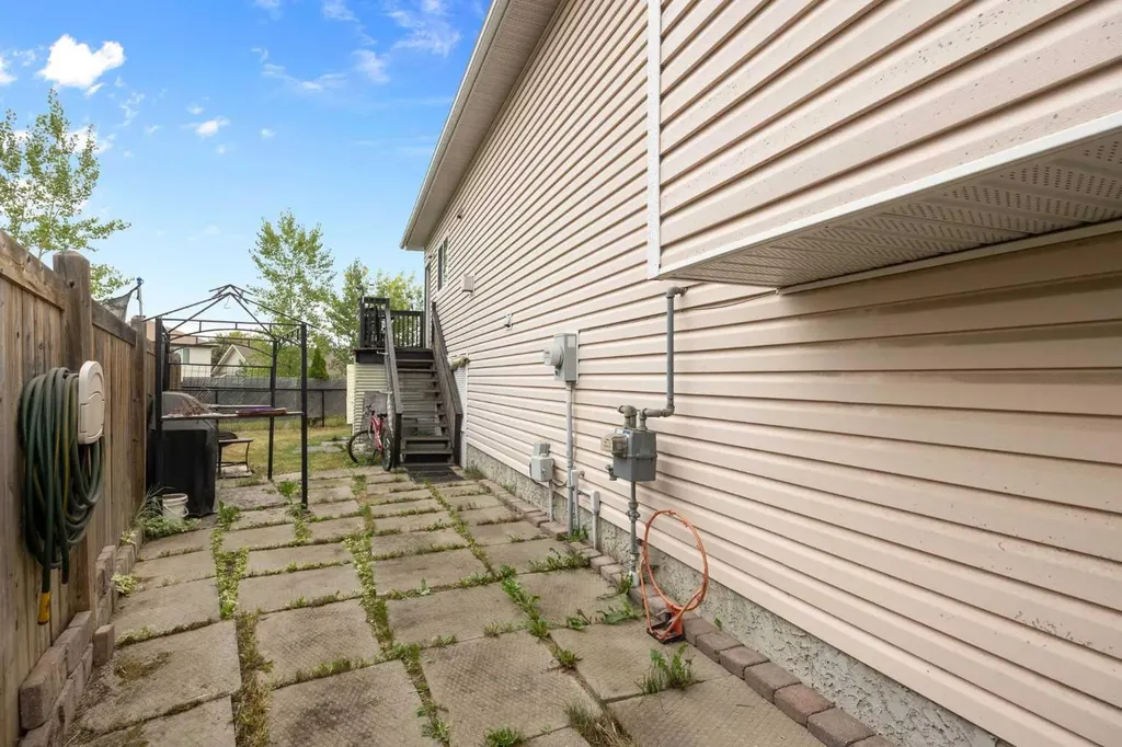 169 Fisher Crescent Fort Mcmurray AB T9K 0B8