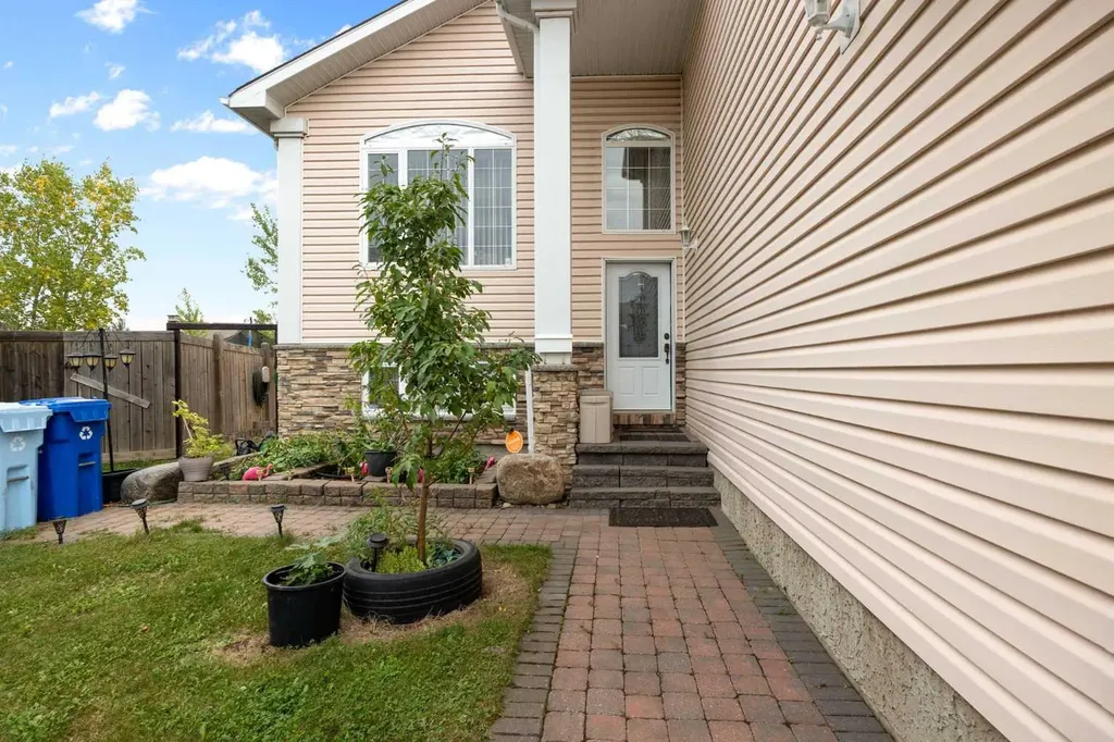 169 Fisher Crescent Fort Mcmurray AB T9K 0B8