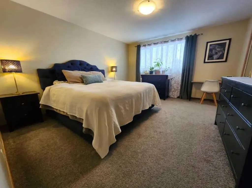 1 Fir Street Red Deer AB T4N 4Y1
