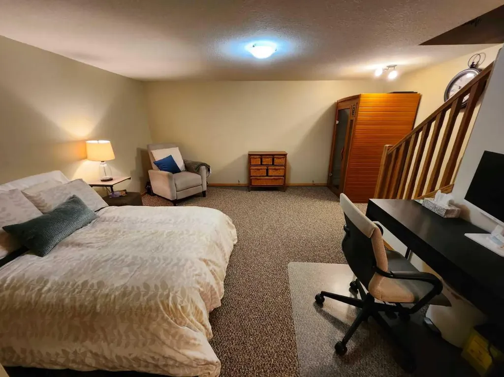 1 Fir Street Red Deer AB T4N 4Y1