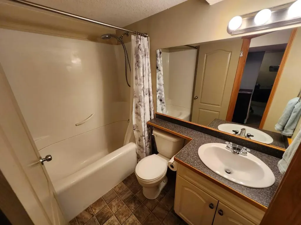 1 Fir Street Red Deer AB T4N 4Y1