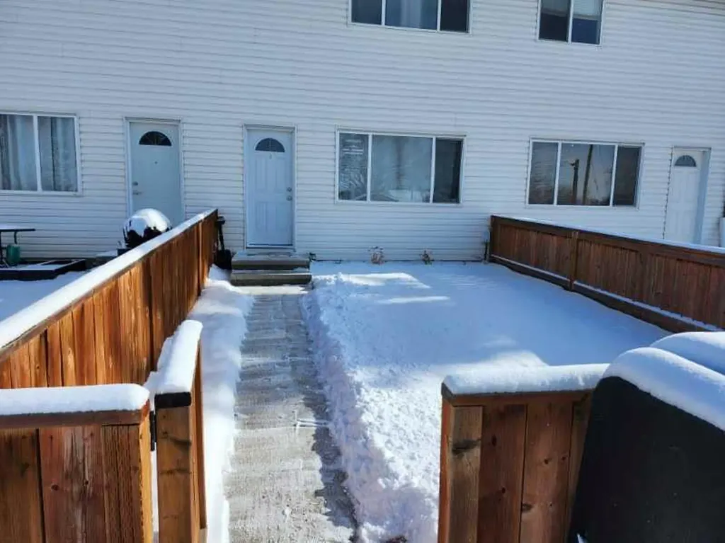1 Fir Street Red Deer AB T4N 4Y1
