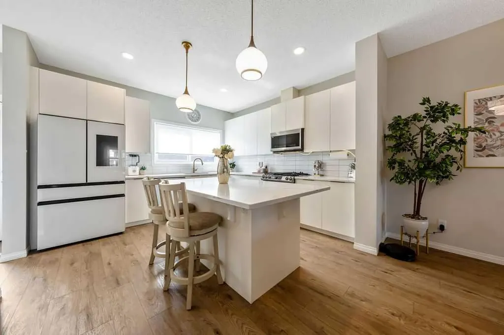 138 Midgrove Greenway SW Airdrie AB T4B 5K7