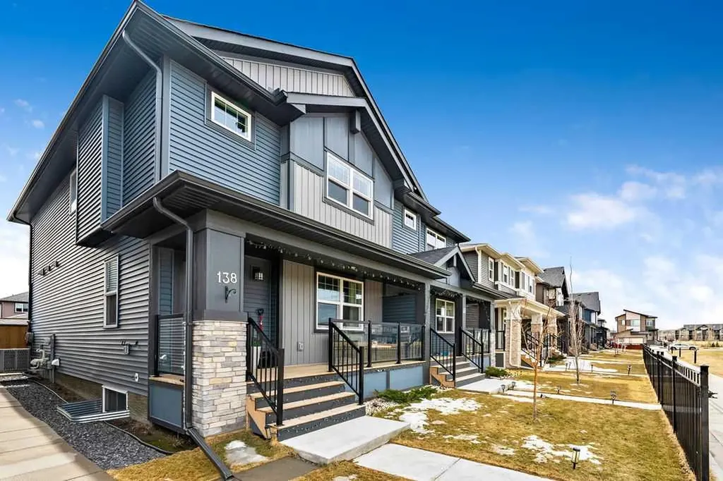 138 Midgrove Greenway SW Airdrie AB T4B 5K7