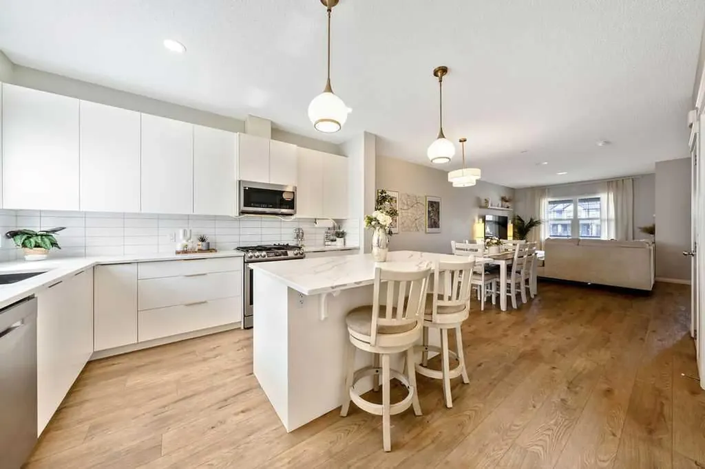 138 Midgrove Greenway SW Airdrie AB T4B 5K7
