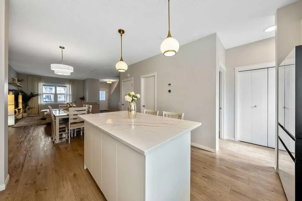 138 Midgrove Greenway SW Airdrie AB T4B 5K7