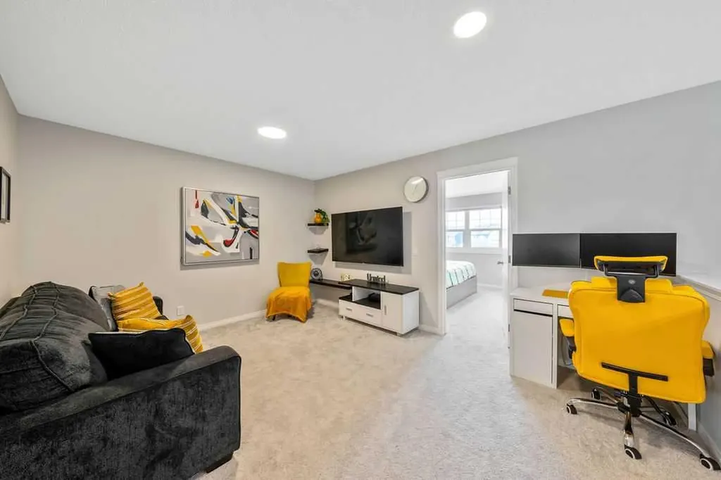 138 Midgrove Greenway SW Airdrie AB T4B 5K7