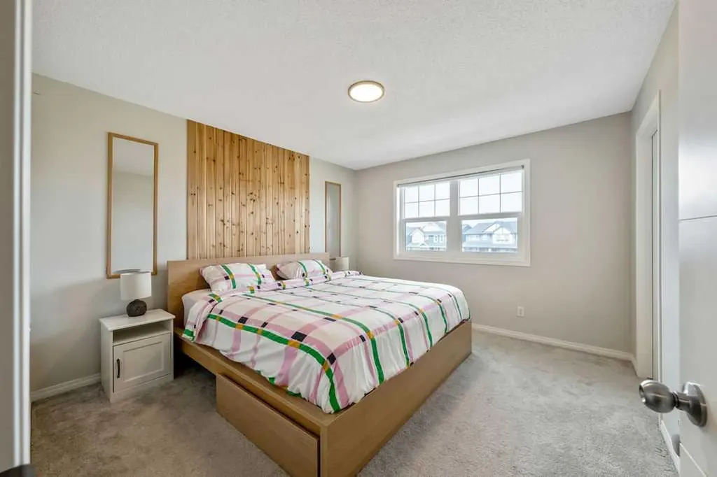 138 Midgrove Greenway SW Airdrie AB T4B 5K7
