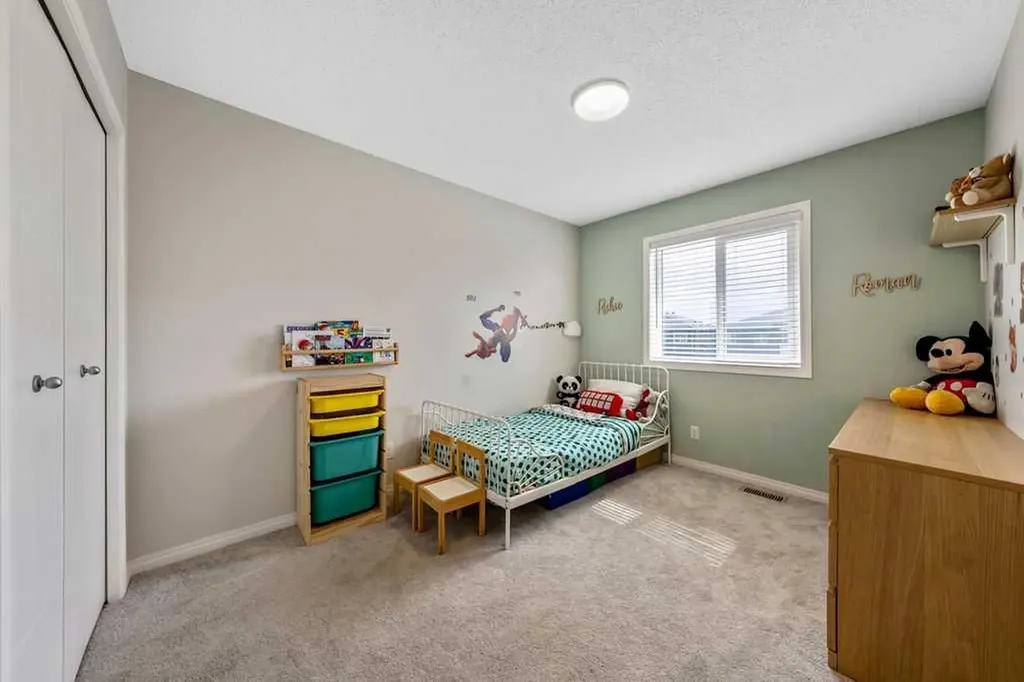 138 Midgrove Greenway SW Airdrie AB T4B 5K7