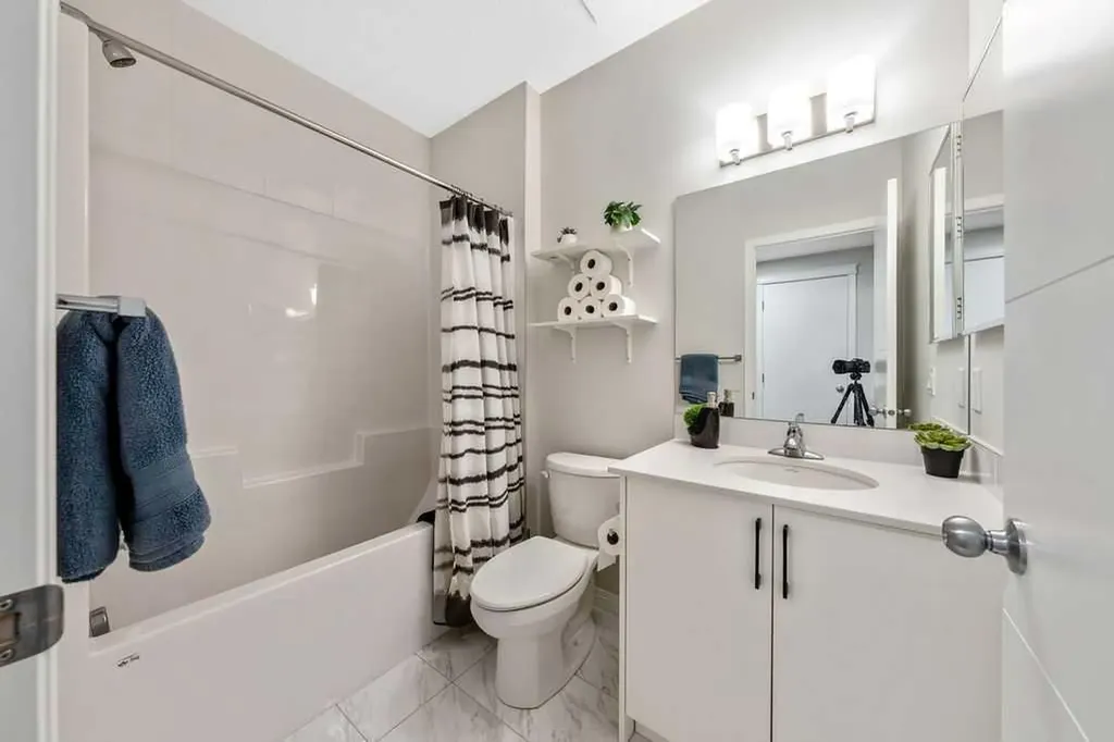 138 Midgrove Greenway SW Airdrie AB T4B 5K7