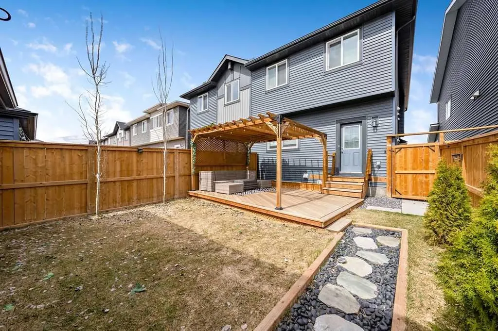 138 Midgrove Greenway SW Airdrie AB T4B 5K7