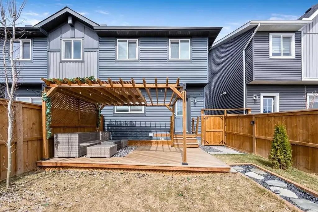 138 Midgrove Greenway SW Airdrie AB T4B 5K7