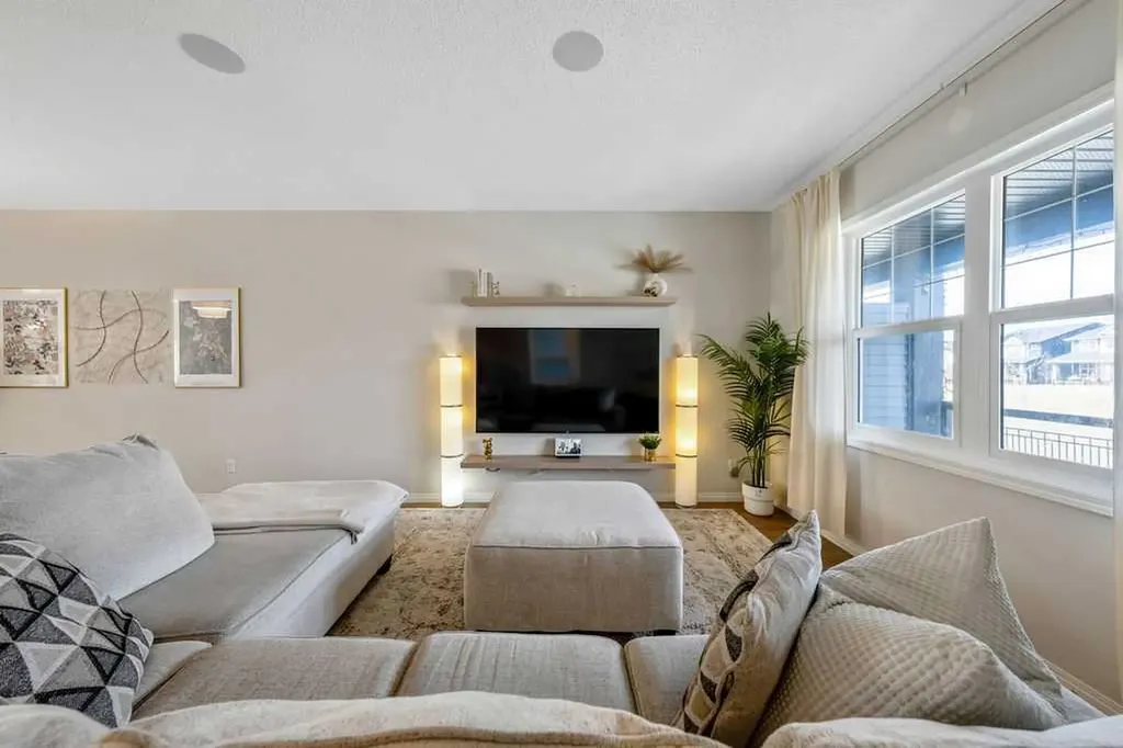 138 Midgrove Greenway SW Airdrie AB T4B 5K7