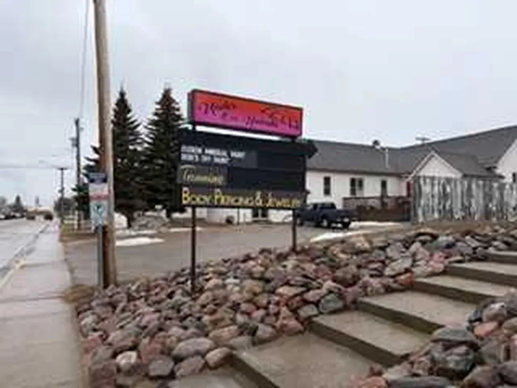 4920 52 Avenue Whitecourt AB T7S 1N8