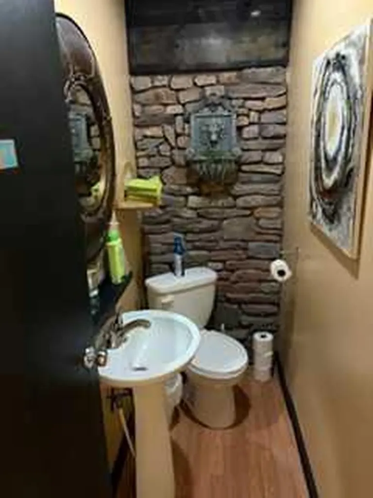 4920 52 Avenue Whitecourt AB T7S 1N8