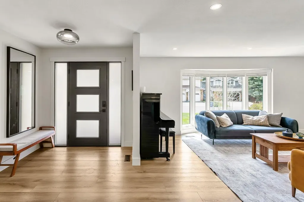 75 Woodacres Crescent SW Calgary AB T2W 4V5