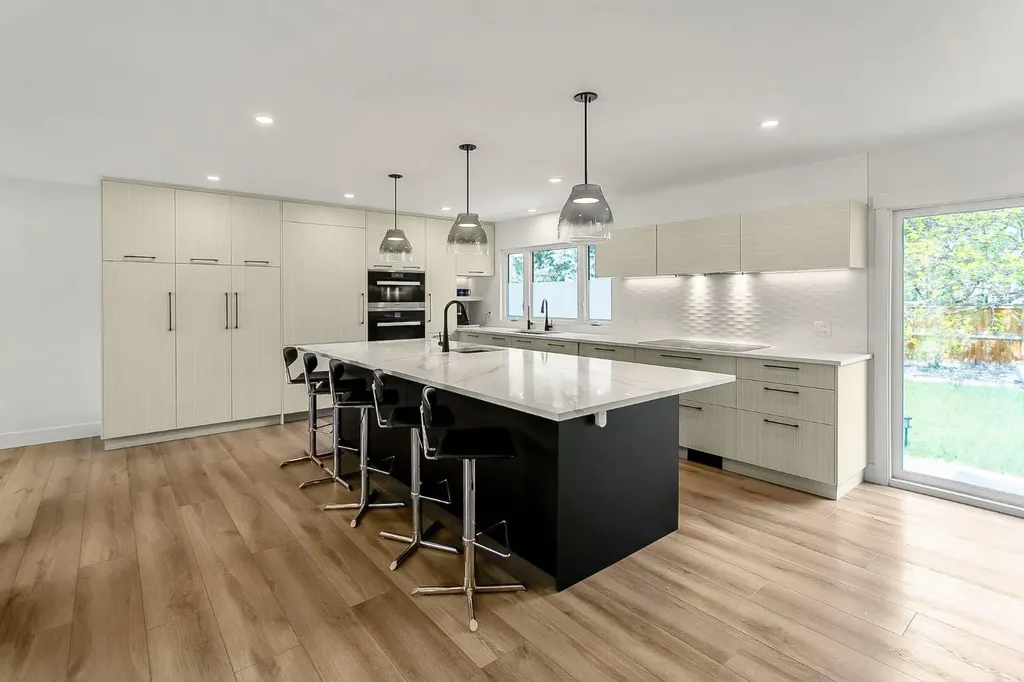 75 Woodacres Crescent SW Calgary AB T2W 4V5