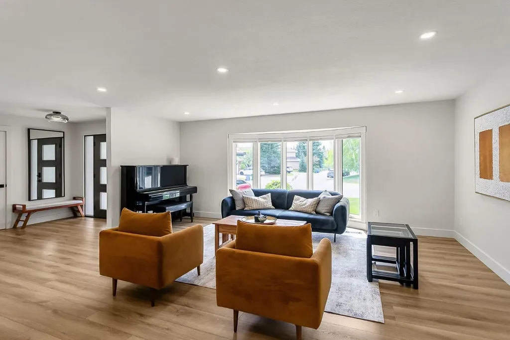 75 Woodacres Crescent SW Calgary AB T2W 4V5