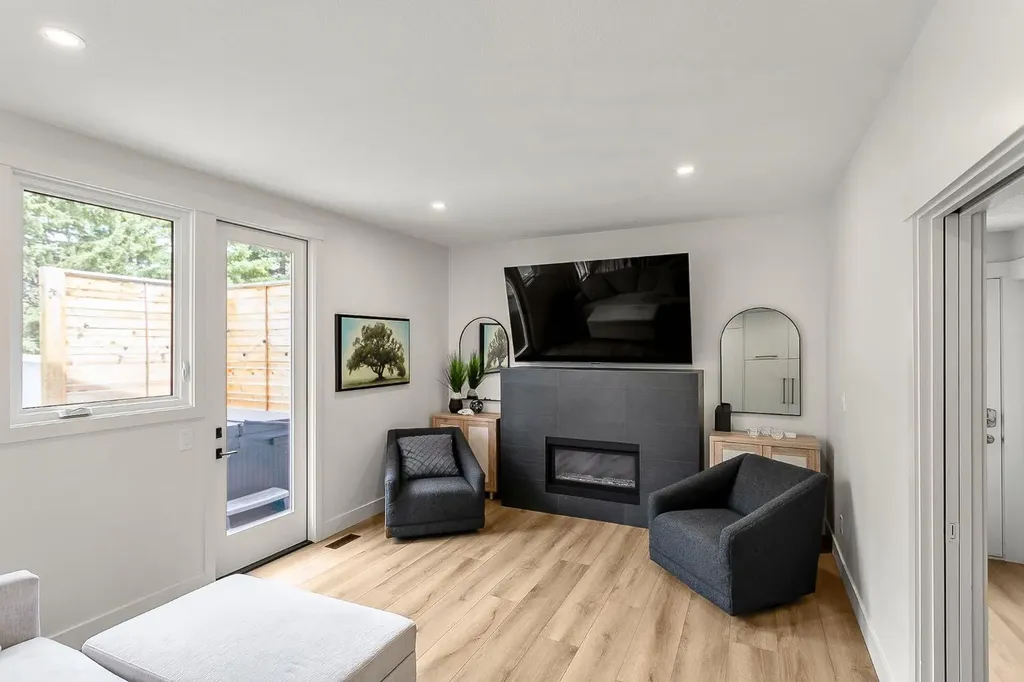 75 Woodacres Crescent SW Calgary AB T2W 4V5