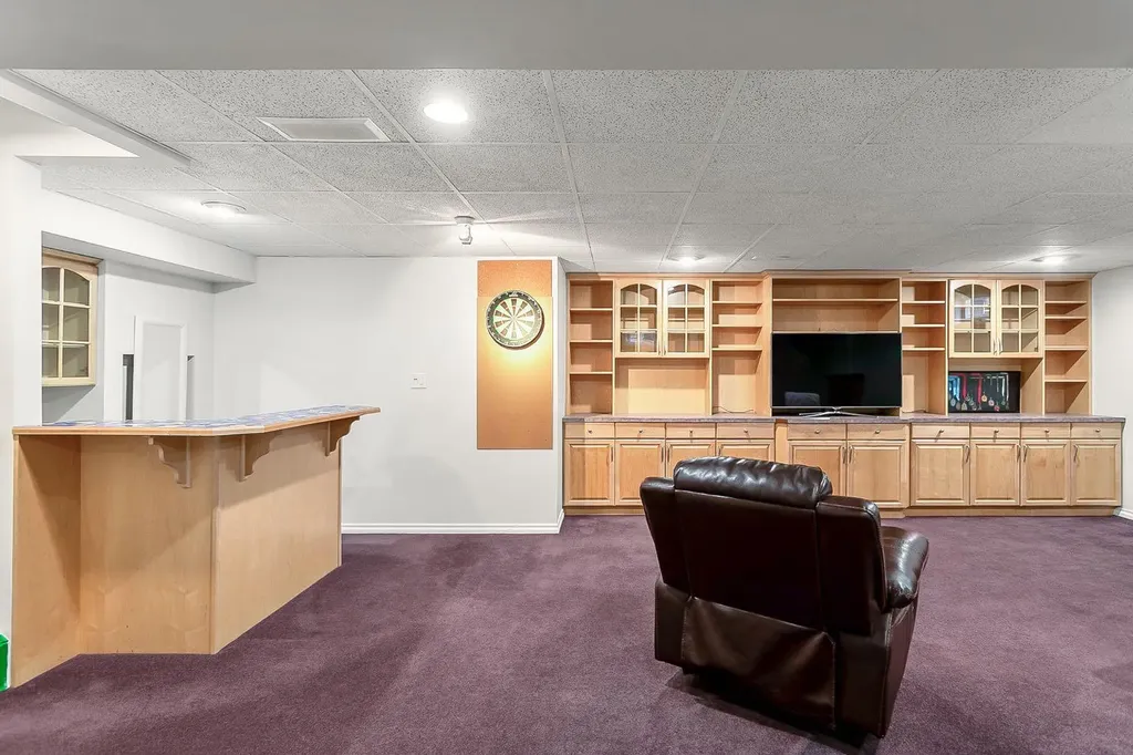 75 Woodacres Crescent SW Calgary AB T2W 4V5