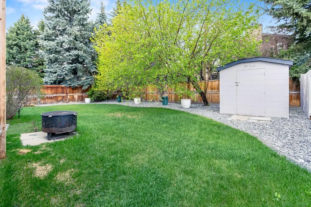 75 Woodacres Crescent SW Calgary AB T2W 4V5