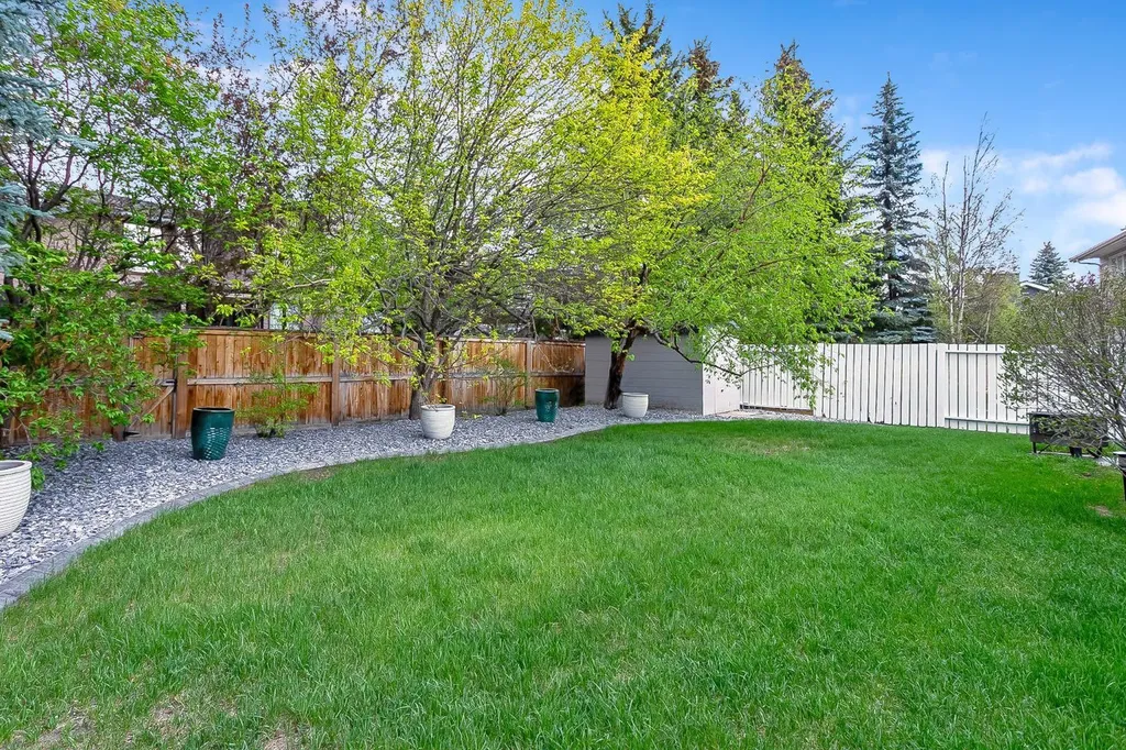 75 Woodacres Crescent SW Calgary AB T2W 4V5