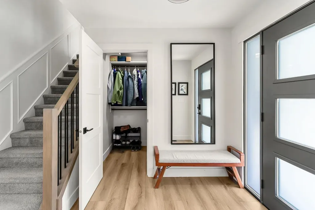 75 Woodacres Crescent SW Calgary AB T2W 4V5