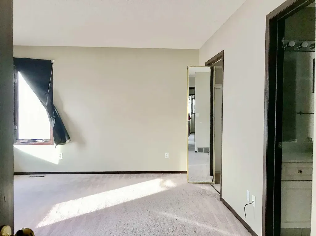 508 78 Avenue SW Calgary AB T2V 0T4