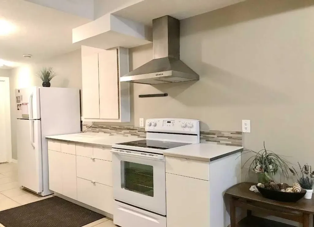 508 78 Avenue SW Calgary AB T2V 0T4