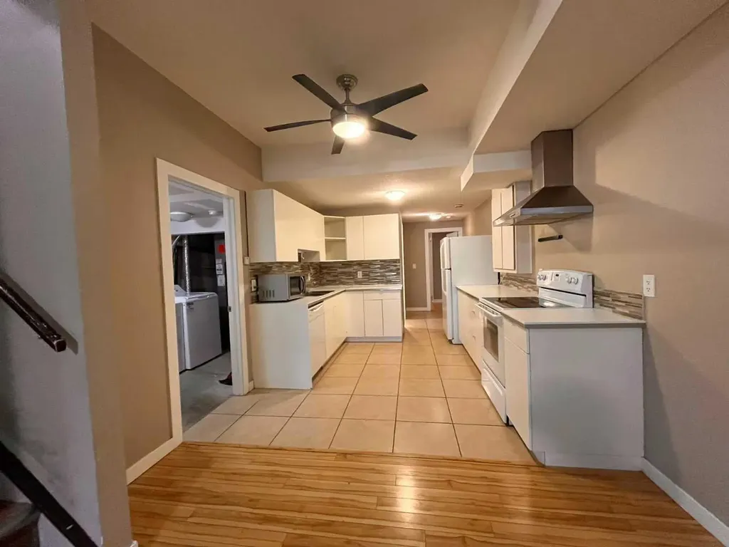 508 78 Avenue SW Calgary AB T2V 0T4