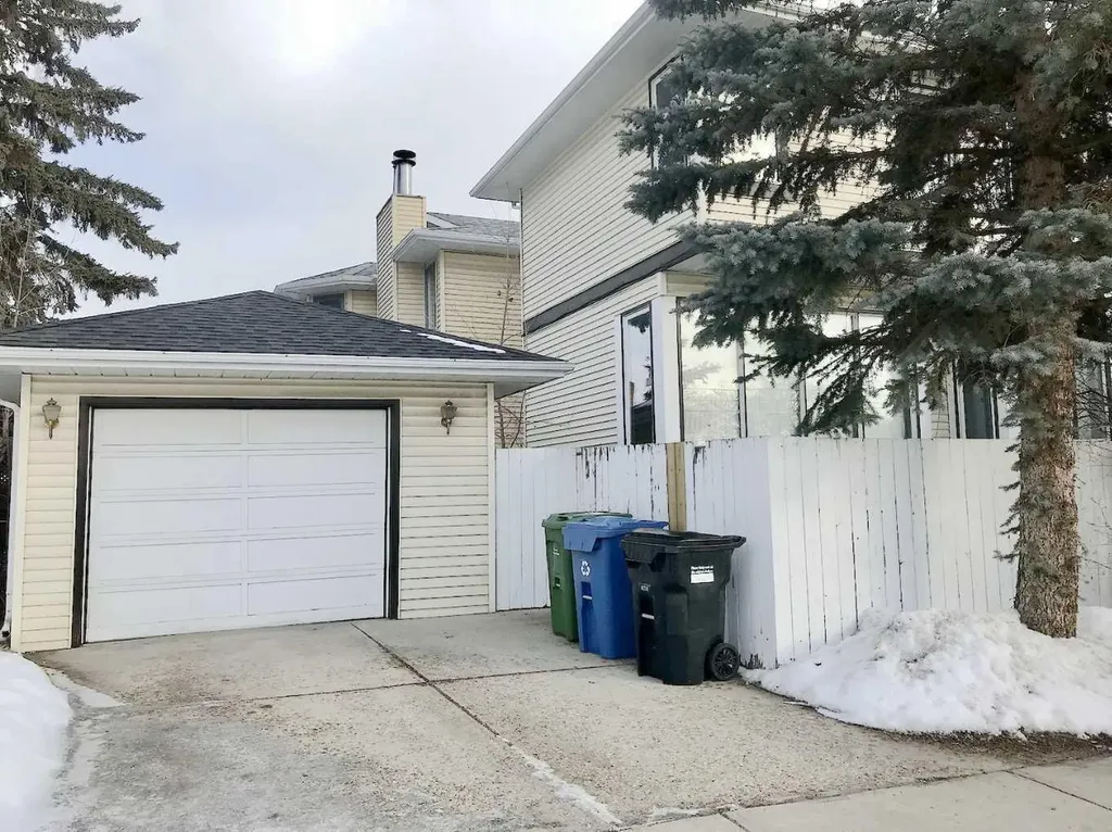 508 78 Avenue SW Calgary AB T2V 0T4