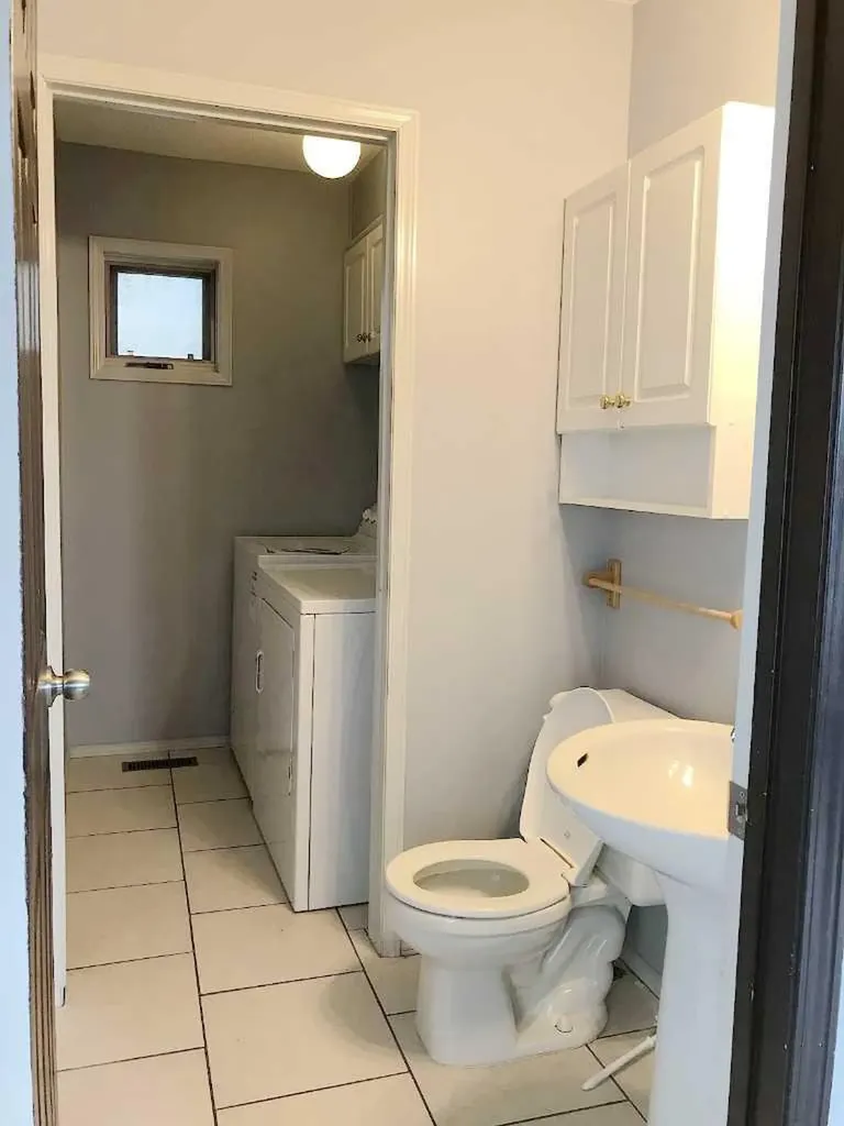508 78 Avenue SW Calgary AB T2V 0T4